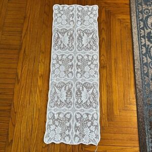 VTG Poly White Lace Table Runner Butterfly Floral Scalloped Edge 42x14 Boho Fem
